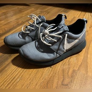 Nike Roshes 6.5Y